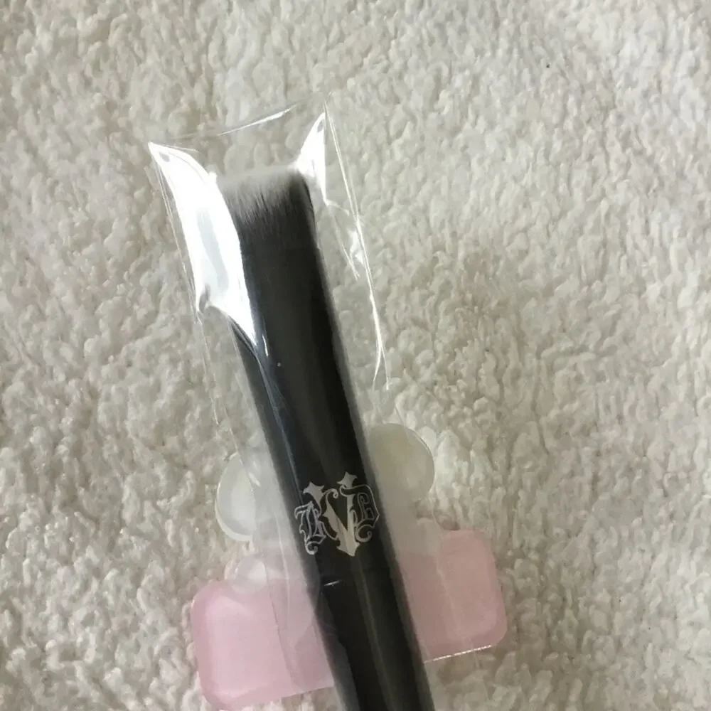 Kat Von D brand kat